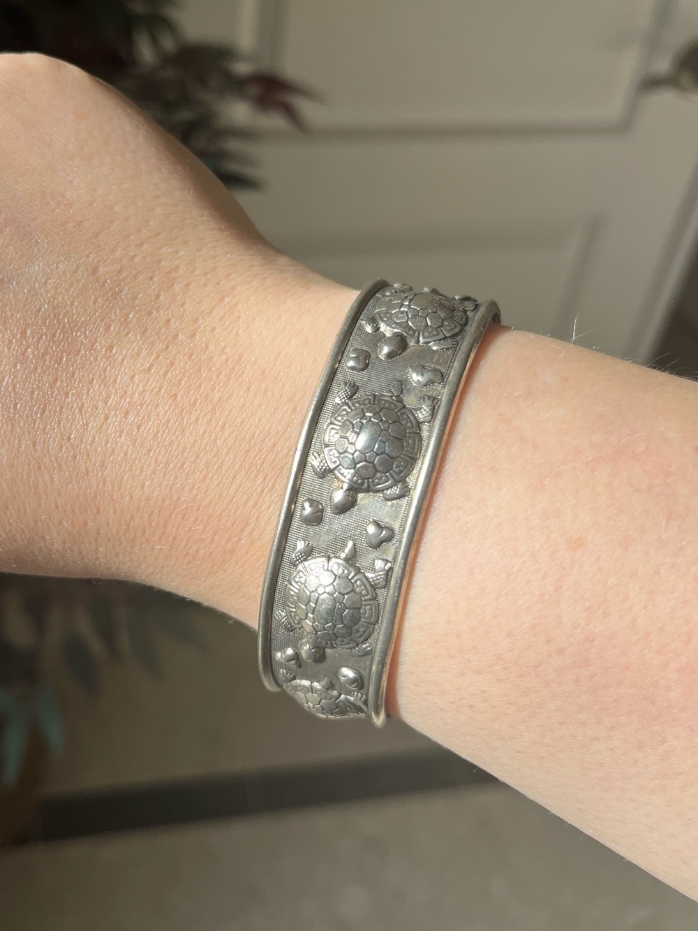 ⚡️2/$15⚡️Turtle cuff bracelet